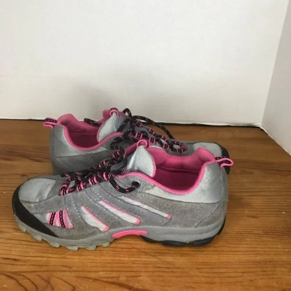 Columbia Omni grip athletic shoes size 4 grey and pink used